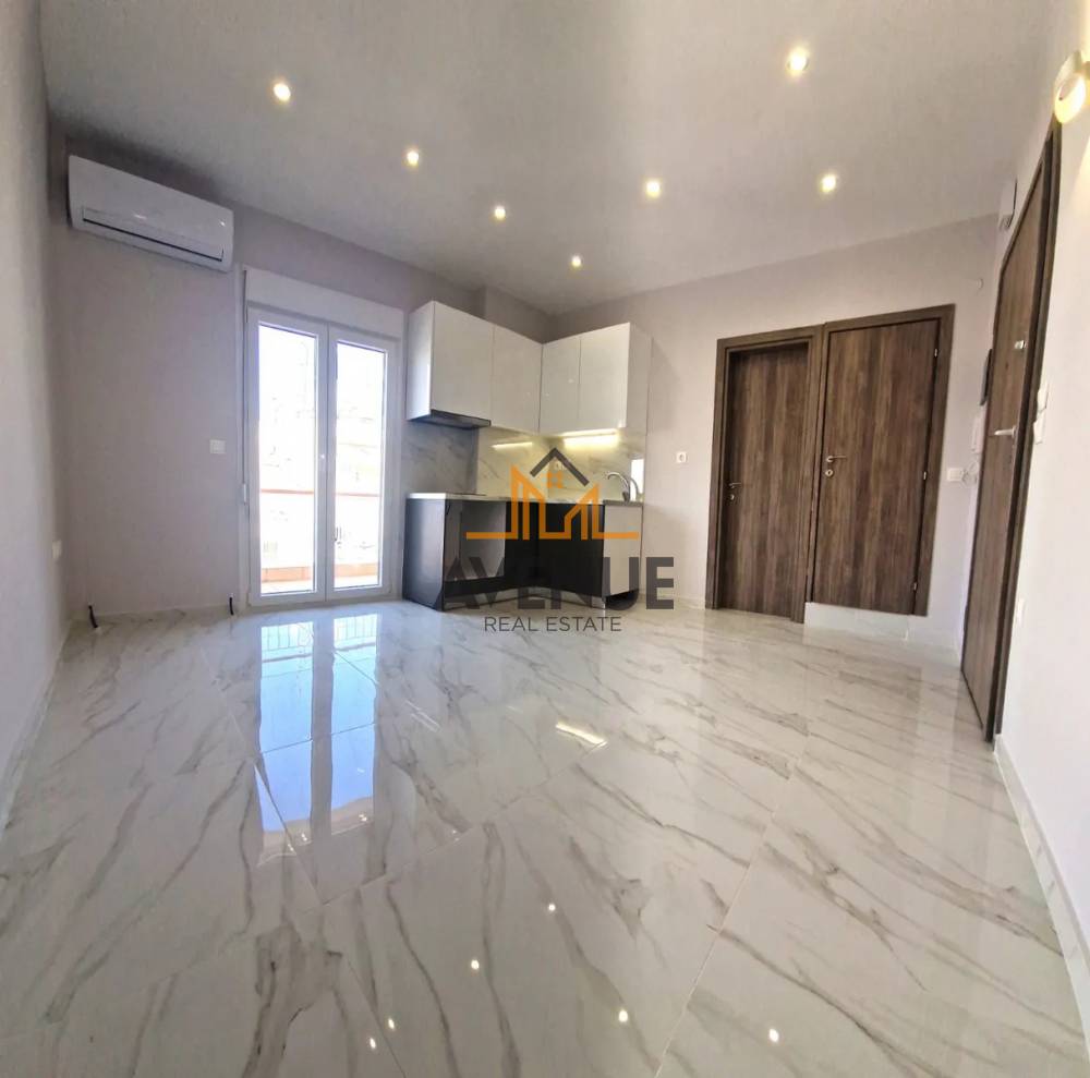 תמונת סטודיו, טומבה תחתית, רשות מקומית סלוניקי למכירה (0)