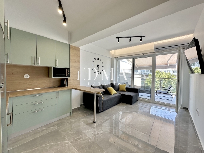 תמונת סטודיו, ברדאריס - כיכר הדמוקרטיה, סלוניקי למכירה (0)