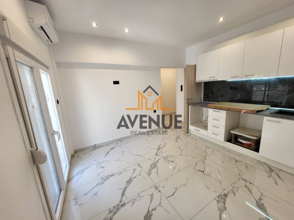 תמונת סטודיו, ברדאריס - כיכר הדמוקרטיה, סלוניקי למכירה (0)